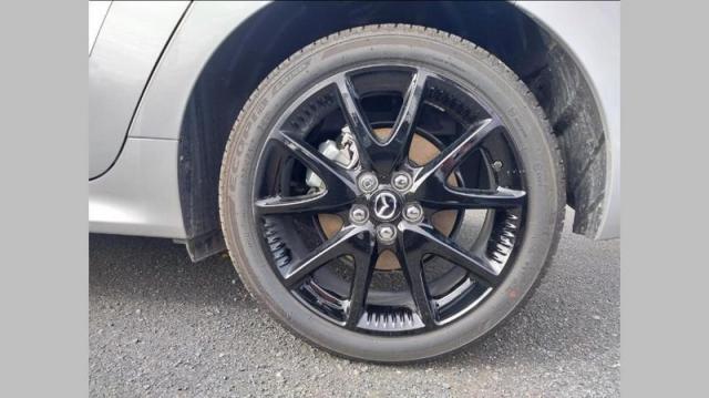 Mazda 2 image 1