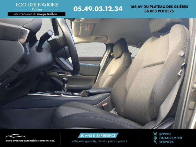 Mazda Cx-30 image 8