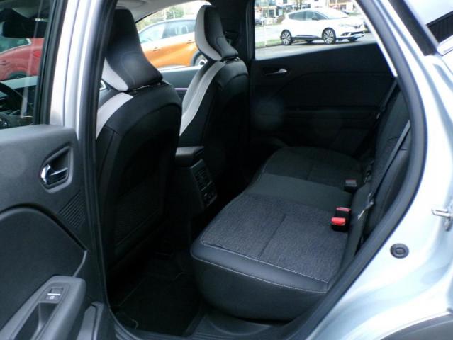 Renault Captur image 1