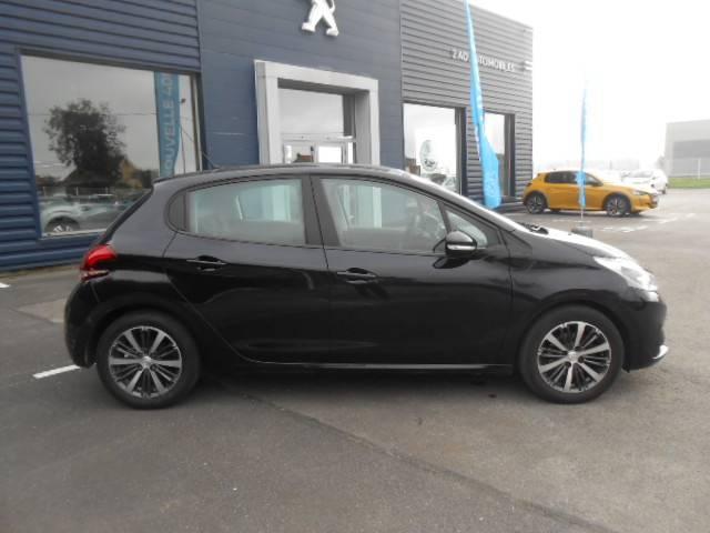Peugeot 208 image 3