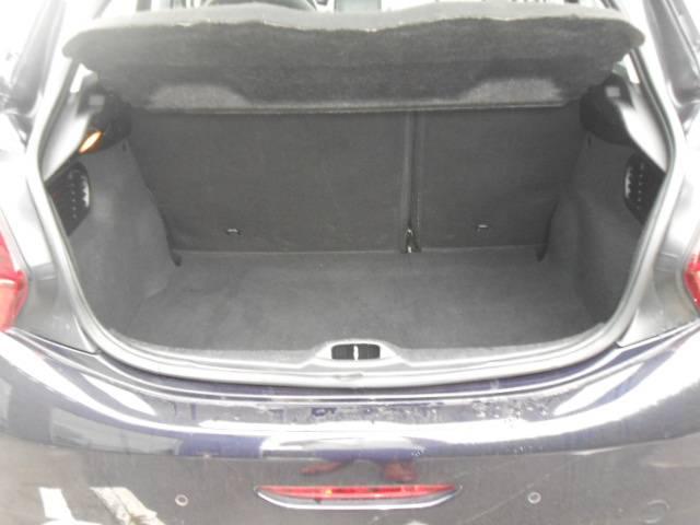 Peugeot 208 image 7