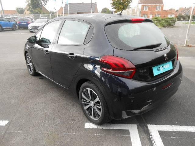 Peugeot 208 image 6