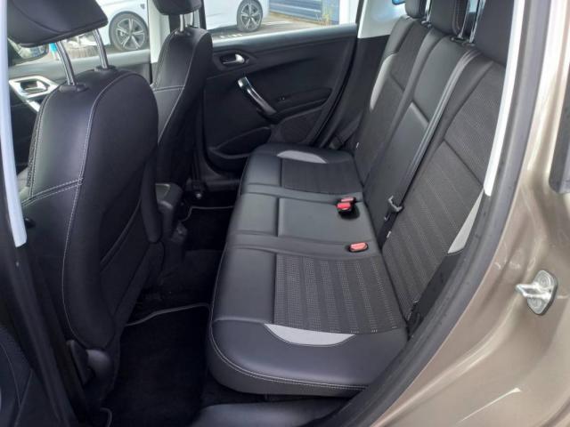 Peugeot 2008 image 3