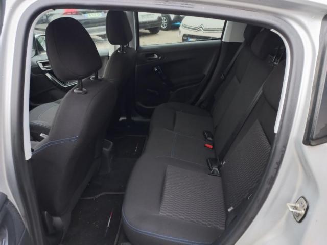 Peugeot 208 image 1