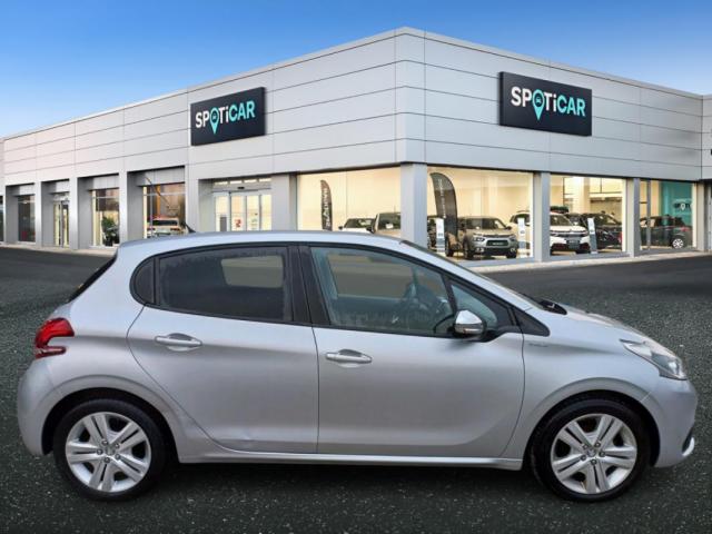 Peugeot 208 image 8