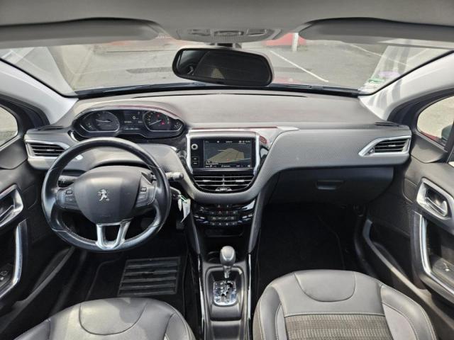 Peugeot 2008 image 3