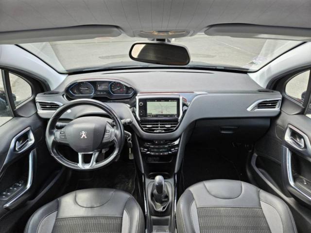 Peugeot 2008 image 2