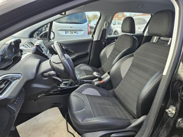 Peugeot 2008 image 2