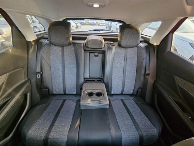 Peugeot 3008 image 1