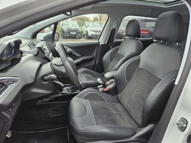 Peugeot 2008 image 2