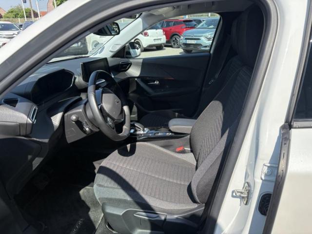 Peugeot 2008 image 1