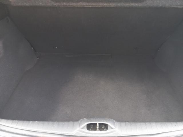 Peugeot 208 image 1