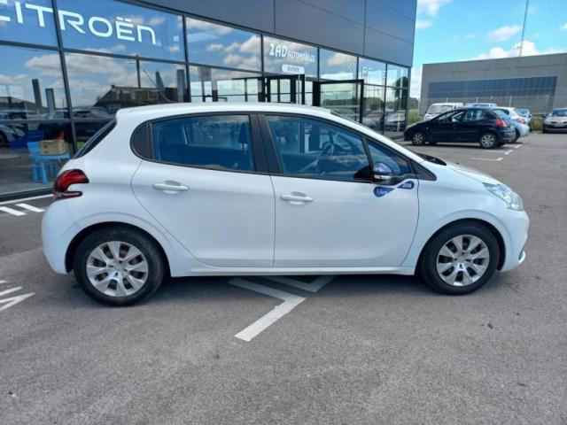 Peugeot 208 image 5