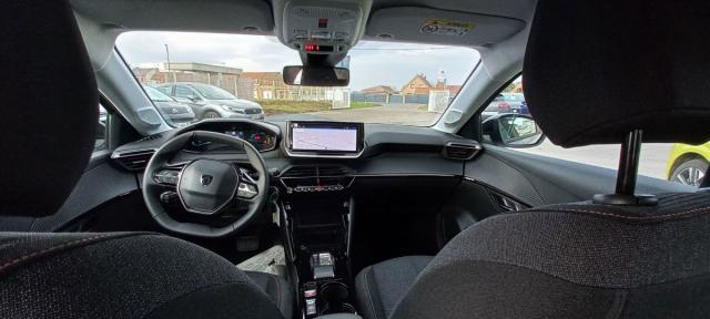 Peugeot E-208 image 6