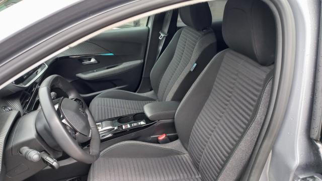 Peugeot E-208 image 2