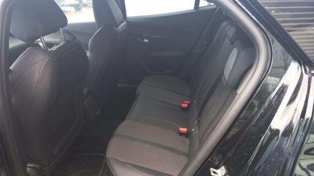 Peugeot 2008 image 7