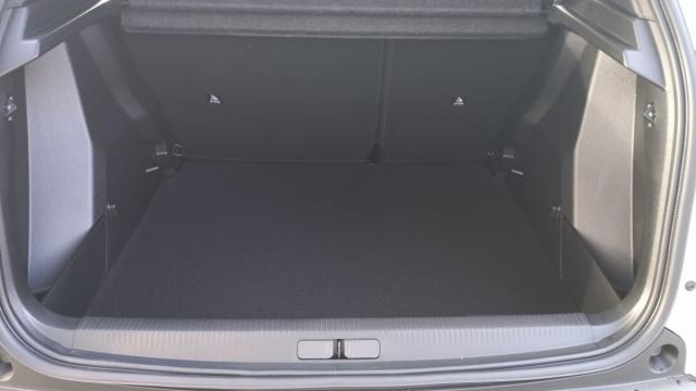 Peugeot 2008 image 2