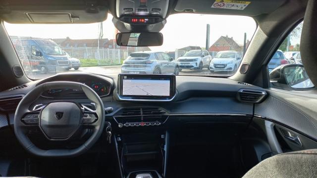 Peugeot 2008 image 8