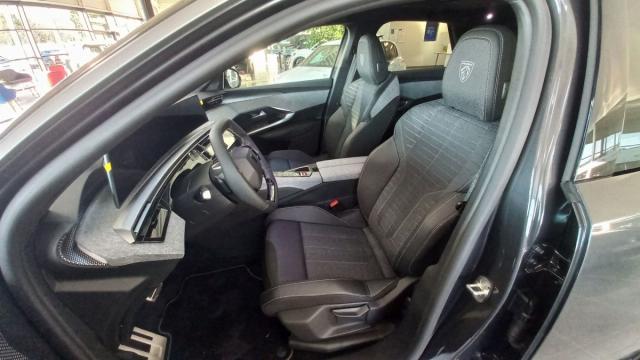 Peugeot 3008 image 2