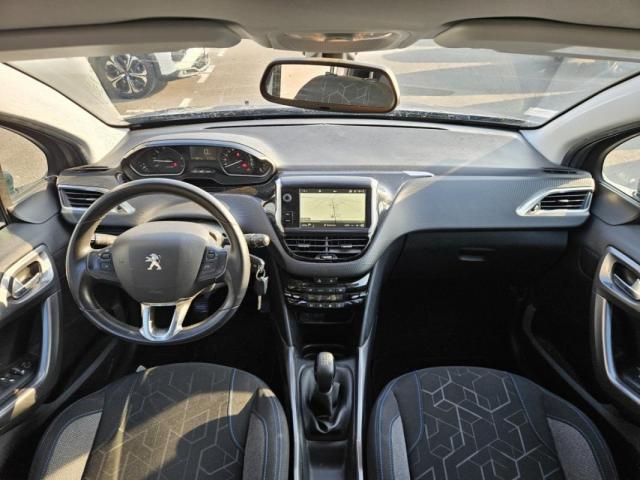 Peugeot 2008 image 2