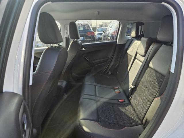 Peugeot 2008 image 3