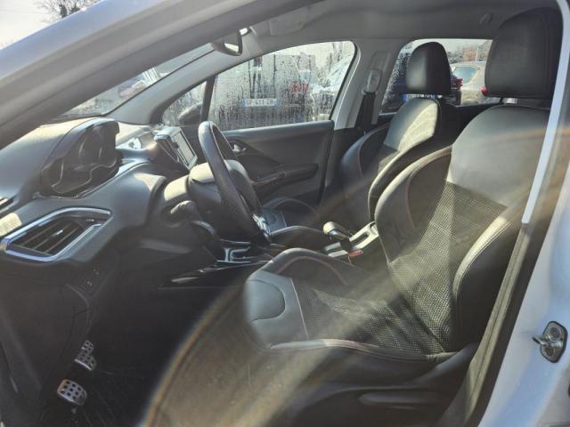 Peugeot 2008 image 4