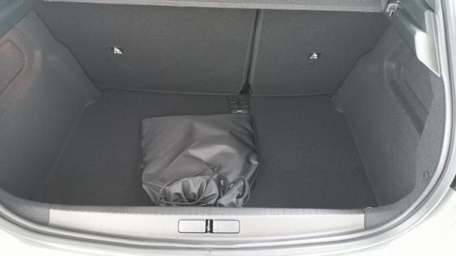 Peugeot E-208 image 3