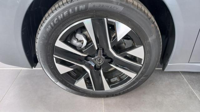 Peugeot E-208 image 7