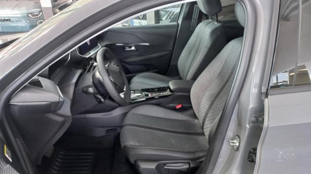 Peugeot E-208 image 1