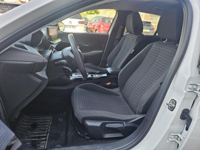 Peugeot E-208 image 1