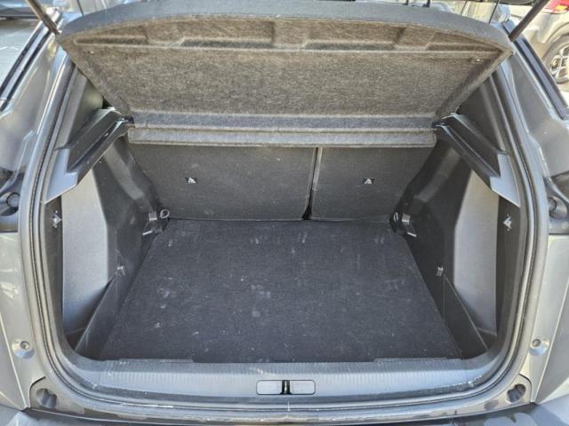 Peugeot 2008 image 2
