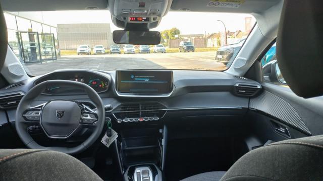 Peugeot 208 image 2