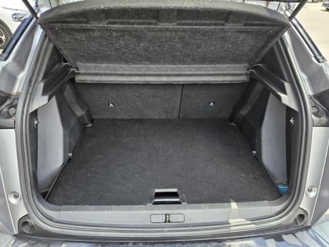 Peugeot 2008 image 6