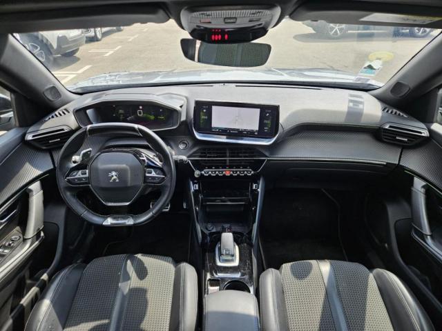 Peugeot 2008 image 8