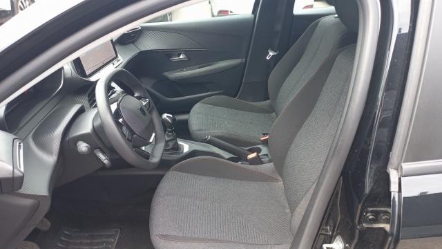 Peugeot 208 image 9