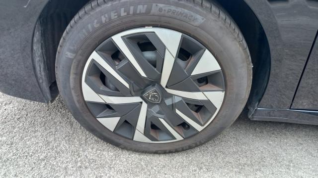 Peugeot 208 image 7