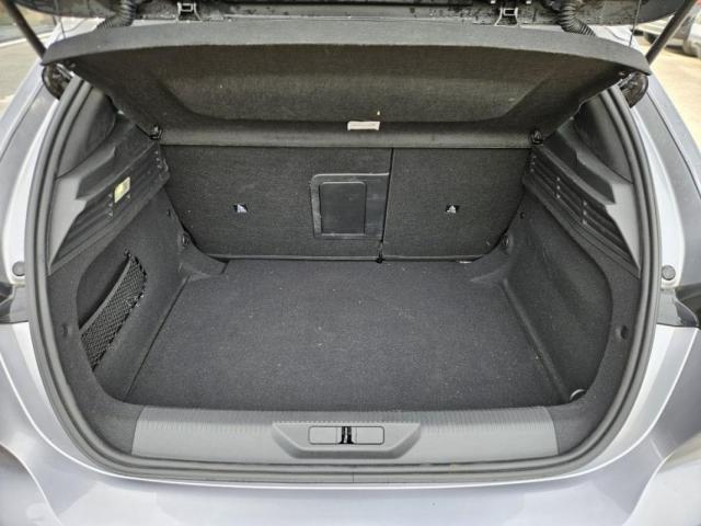 Peugeot 308 image 2