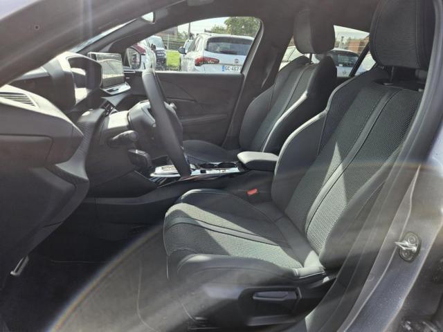 Peugeot 208 image 9