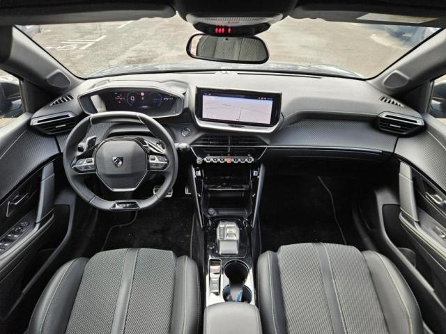 Peugeot 208 image 8