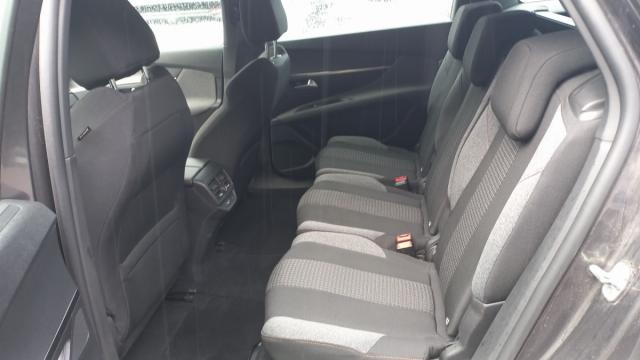 Peugeot 5008 image 4
