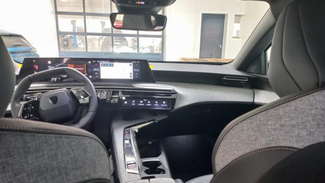 Peugeot 3008 image 1