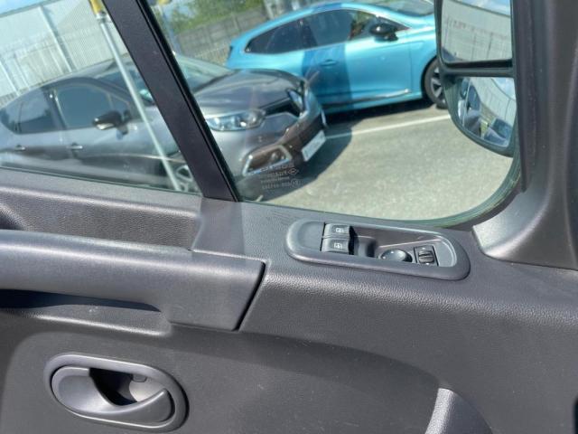 Renault Master image 1
