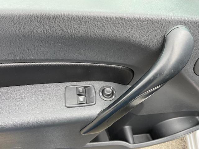 Renault Kangoo image 4
