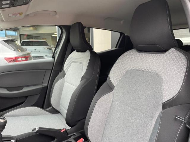 Renault Clio image 6