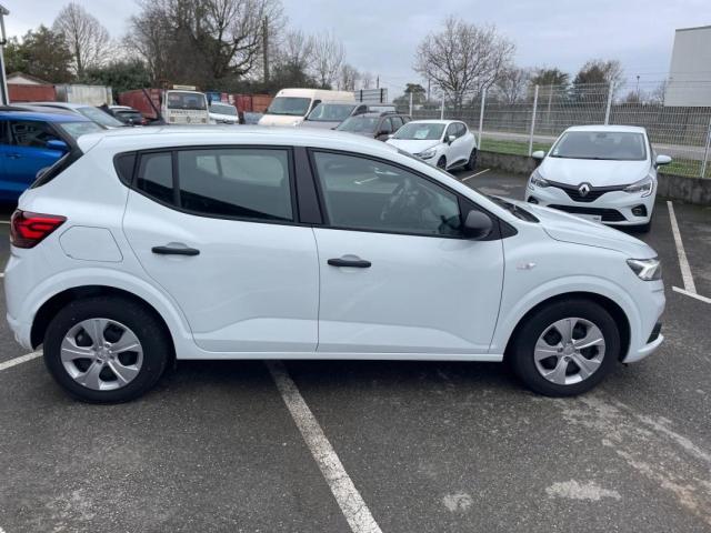 Dacia Sandero image 2