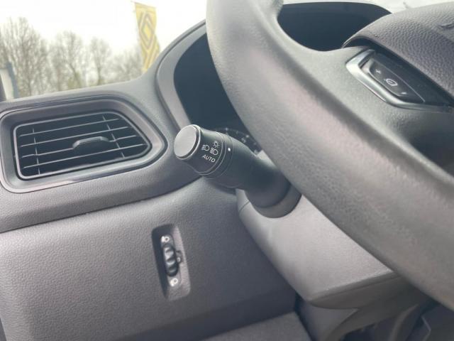Renault Master image 1