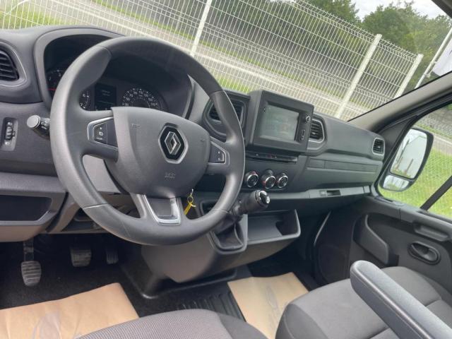 Renault Master image 2