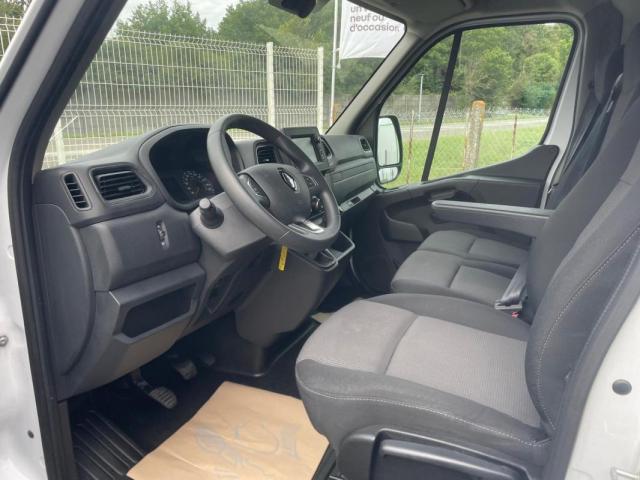 Renault Master image 9