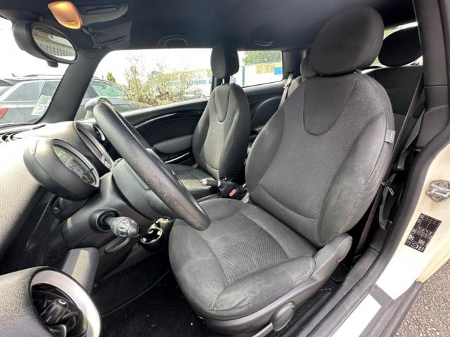 Mini Hatch image 5