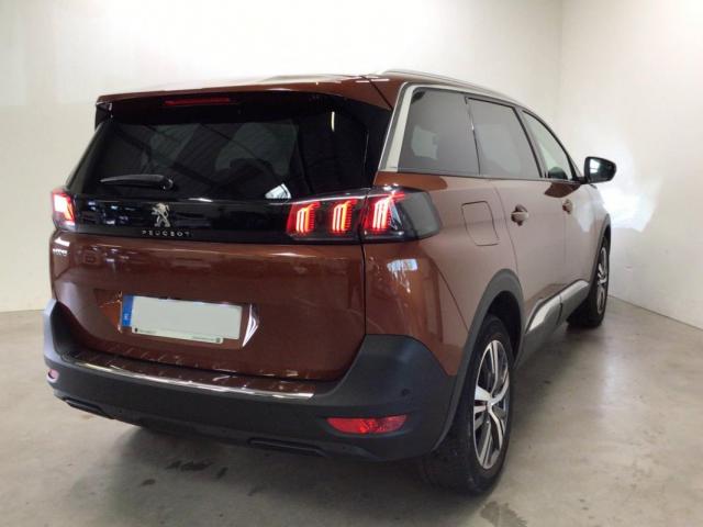 Peugeot 5008 image 4
